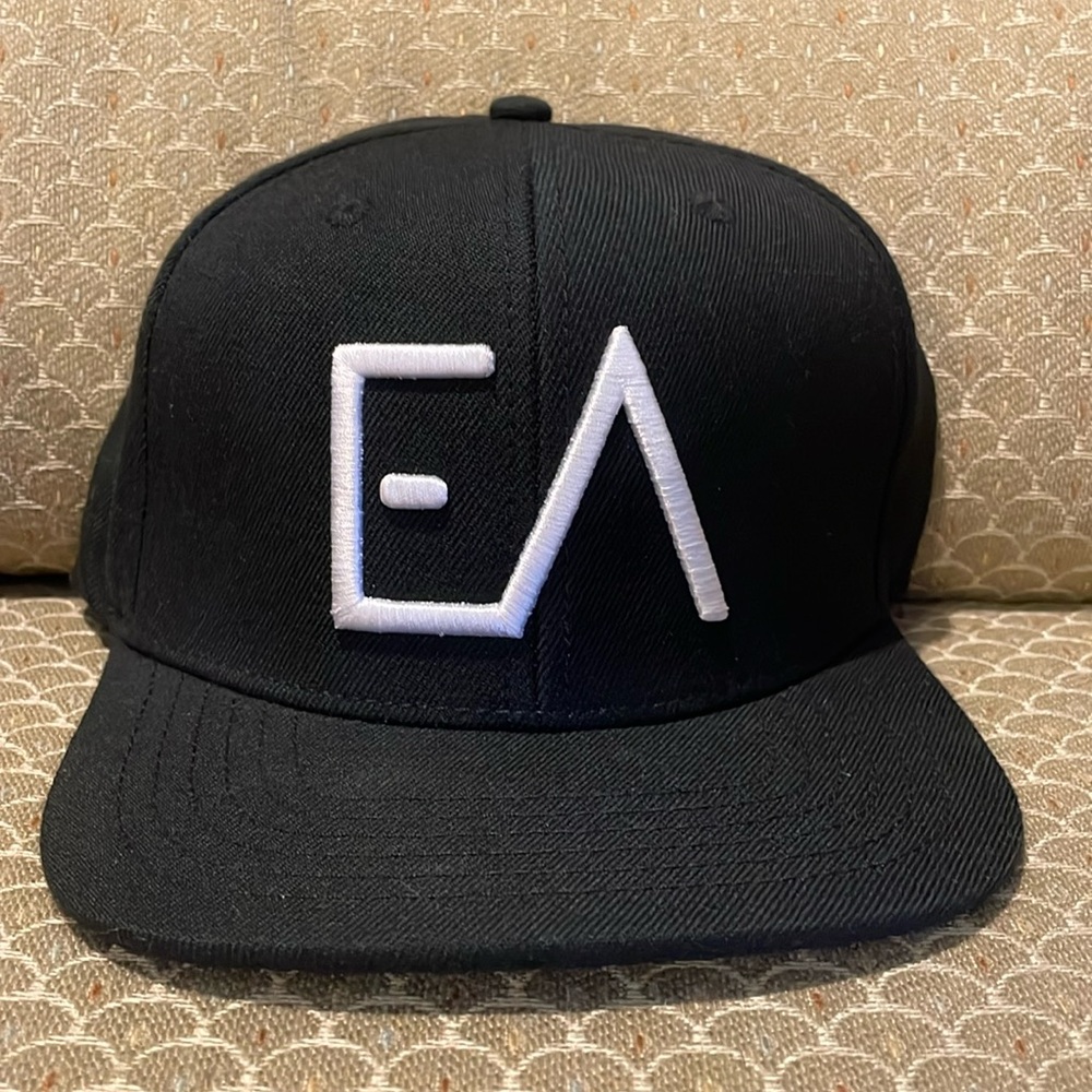 NWOT EverAfter Canada 2018 limited edition festival merch hat in black and white